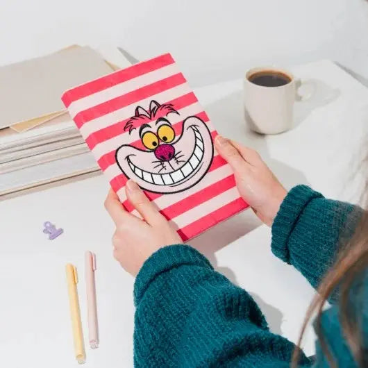 ALICE - Chat du Cheshire - Notebook Pelucheux Premium - Format A5 bems