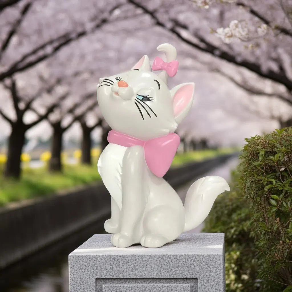 Statue Marie disney home Christmas inspiration