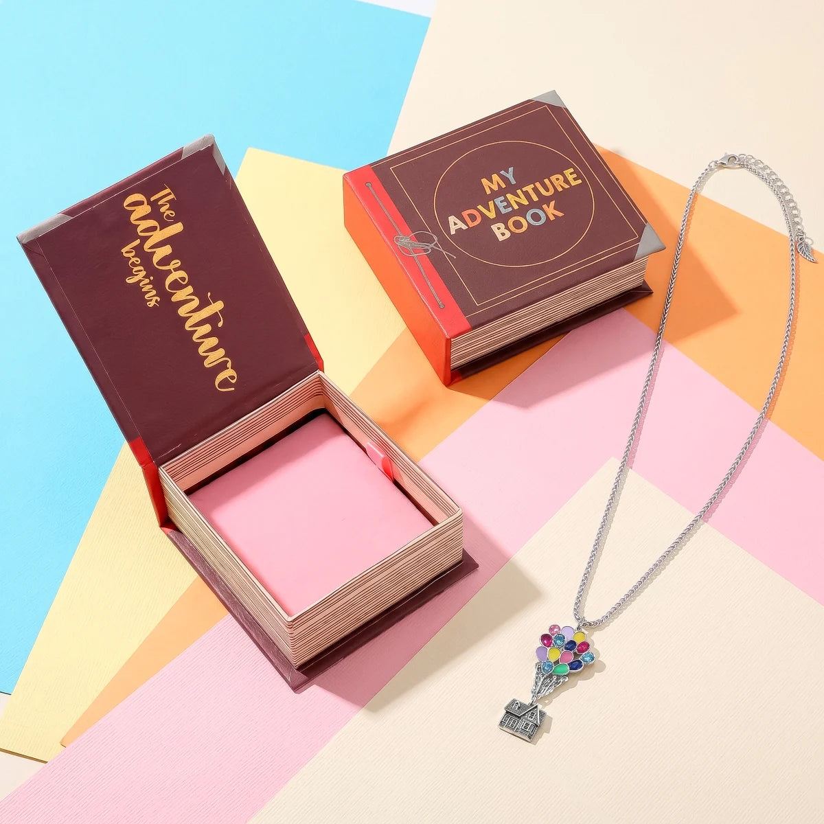 PIXAR - Là-Haut - Collier dans son écrain cerda