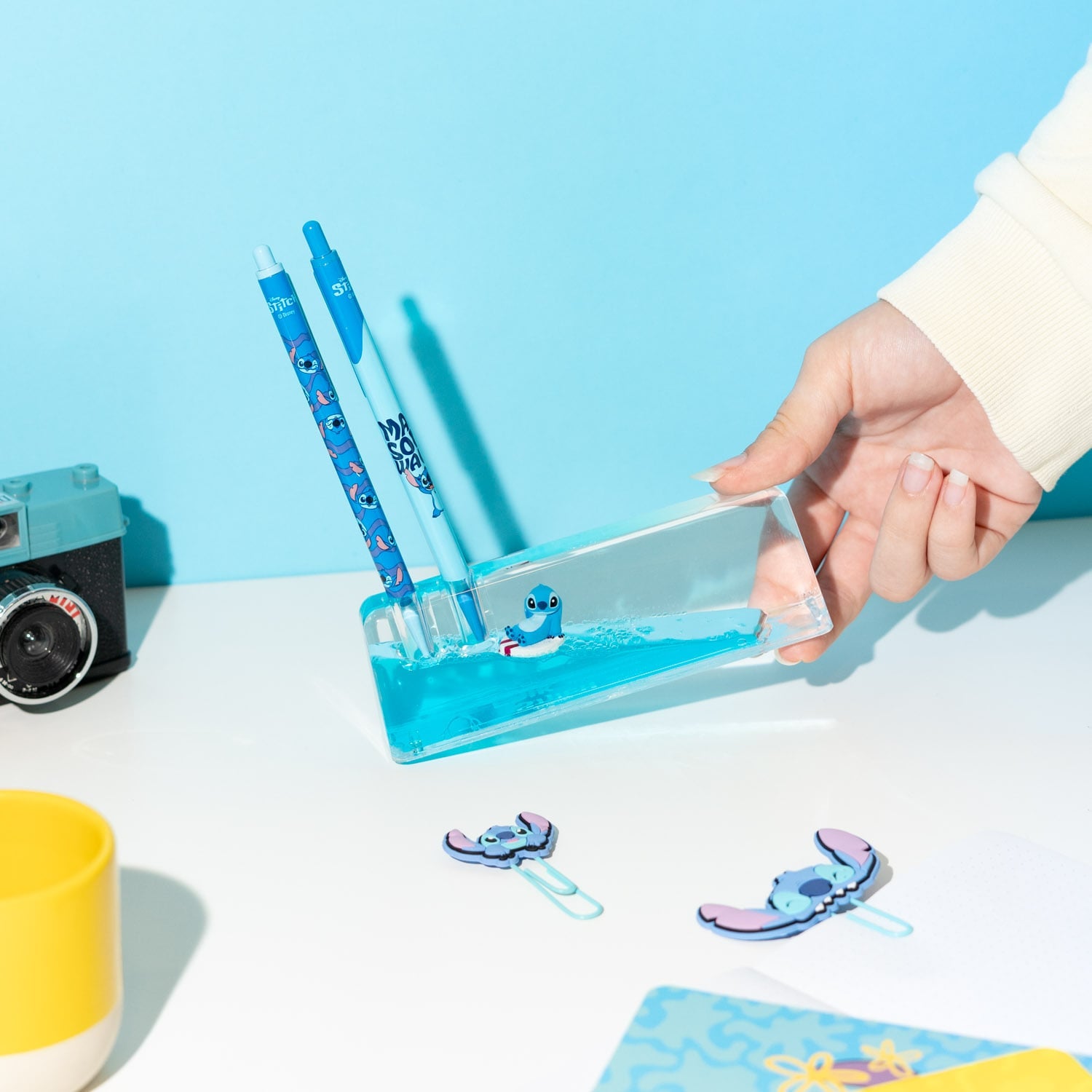 STITCH - Set 2 Stylos-bille avec son Socle 3D Acrylique grupo erik